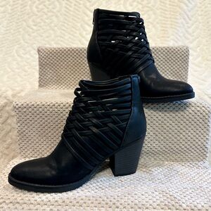 Big Buddha-Black Ankle Booties-Great Pre-owned condition-Sz 6